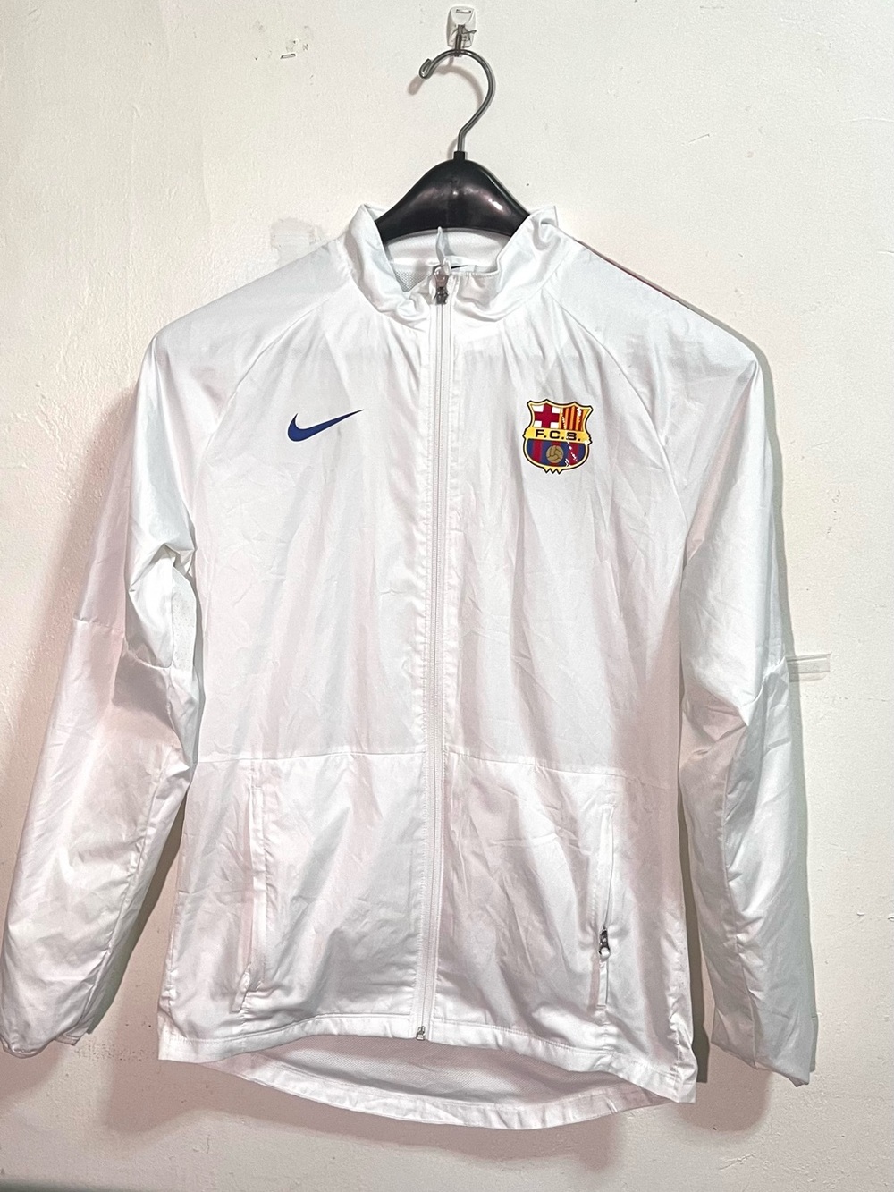 Nike White FC Barcelona Lightweight Windbreaker Jacket with Blue Swoosh size S